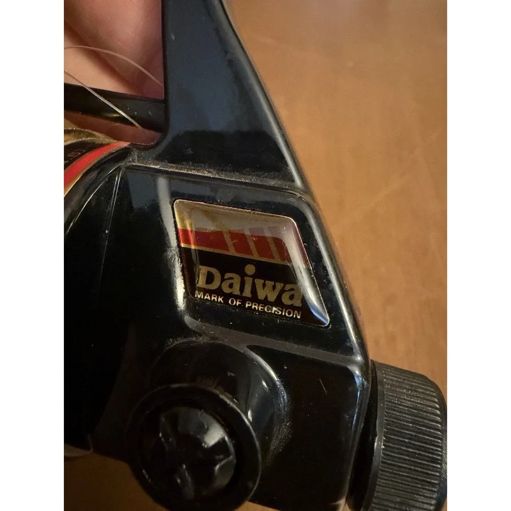 Vintage Daiwa US-80XA Spincast Fishing Reel - Gold & Black Micro Adjustable Drag
